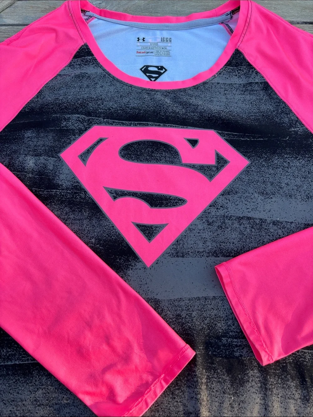 UNDER ARMOUR Pink/Black L Supergirl Heat Gear Performance Top (L-128) - Picture 1 of 9